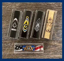 Load image into Gallery viewer, Free Mason Label Cast
