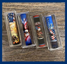 Load image into Gallery viewer, Patriotic Label Cast
